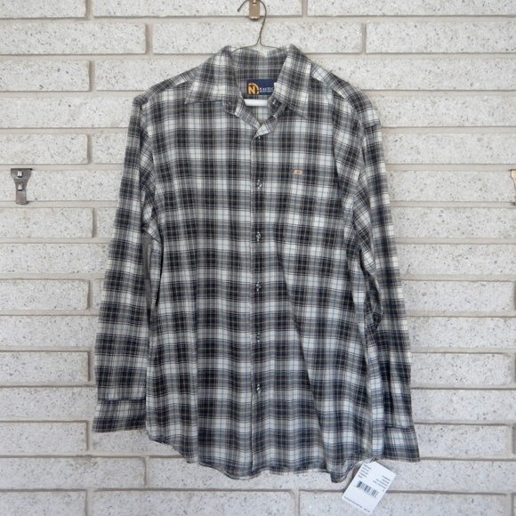 Nautica Button Up Shirt in Hunter Plaid - Picture 2 of 7
